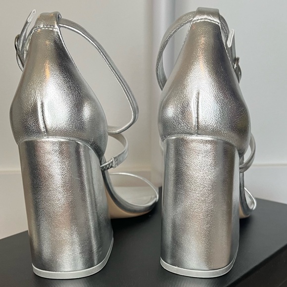 NEW✨ American Designers by Badgley Mischka Sly Metallic Block Heel in Silver - Picture 4 of 8